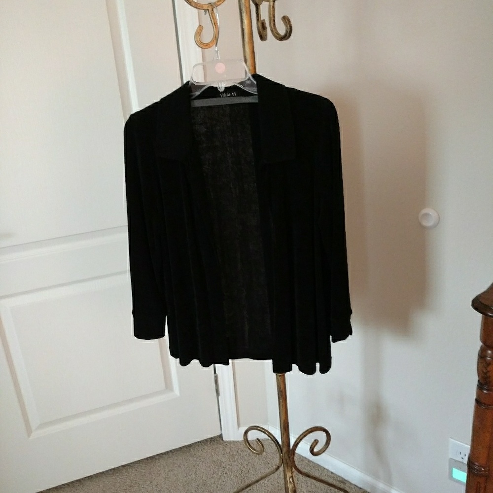 Vikki Vi black jacket